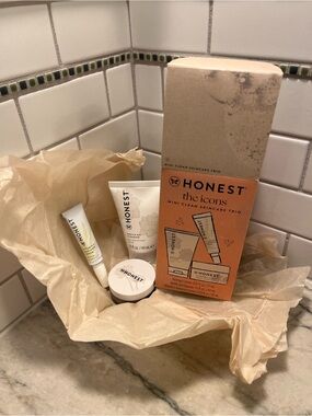 NEW Honest Beauty Mini Clean Skincare Trio